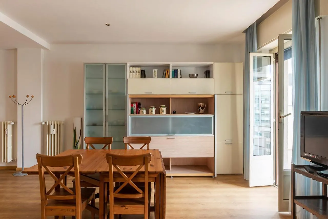 Sunny Apartment Piramide Roma