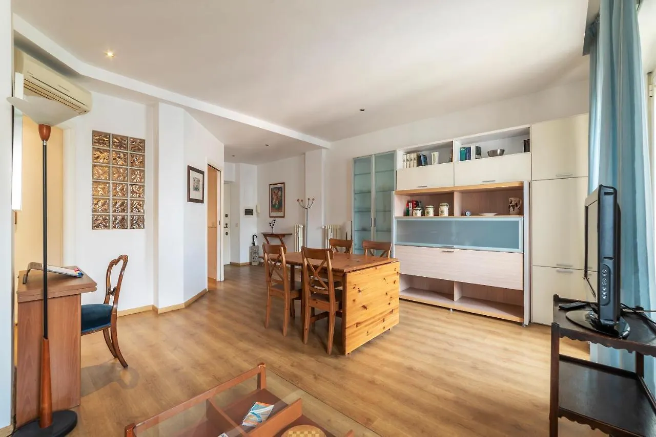 Sunny Apartment Piramide Roma