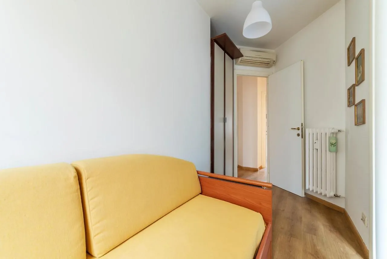 Sunny Apartment Piramide Roma Italia
