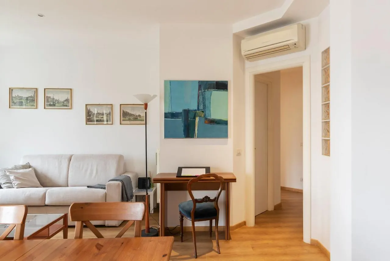 Sunny Apartment Piramide Rome