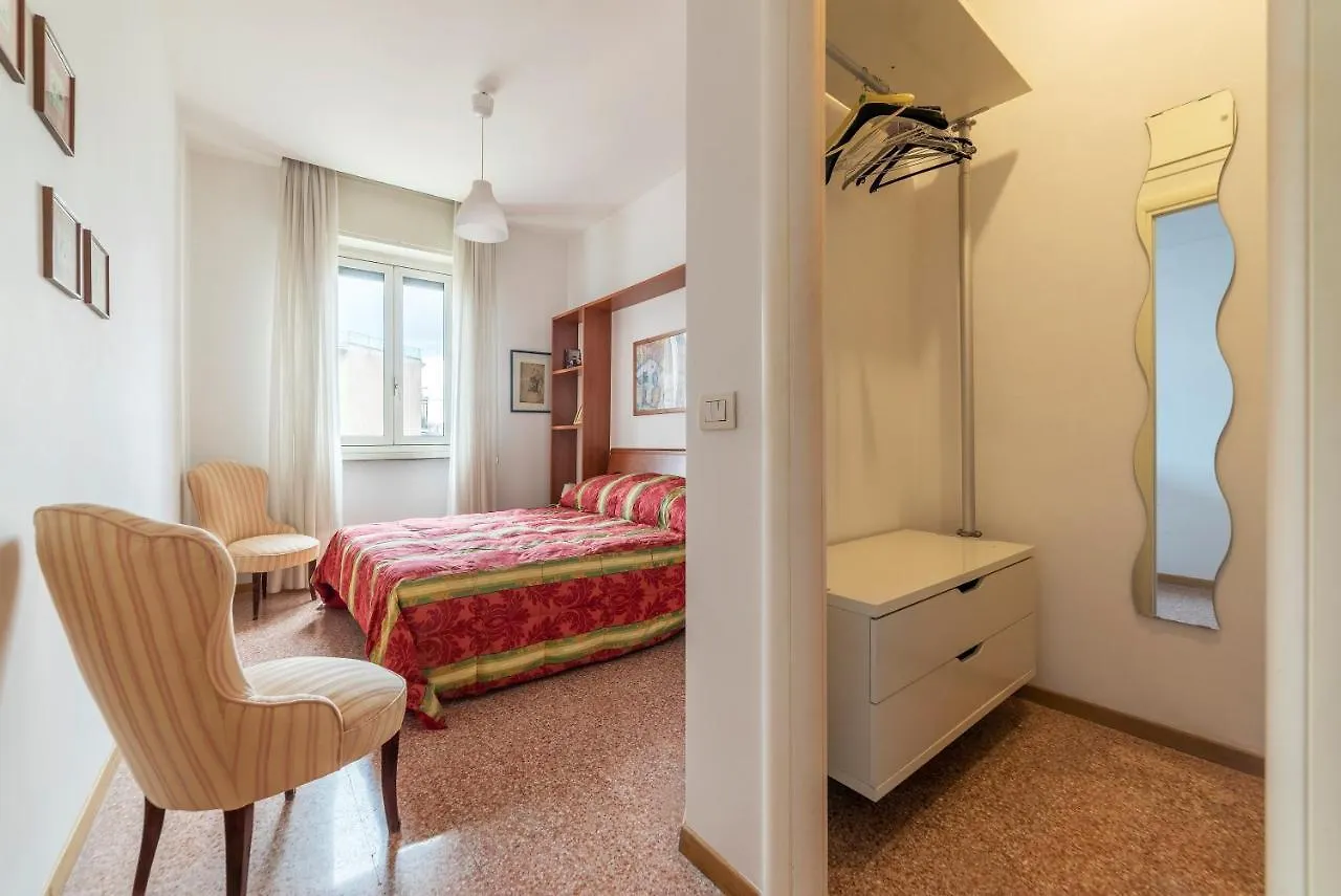 Sunny Apartment Piramide Roma